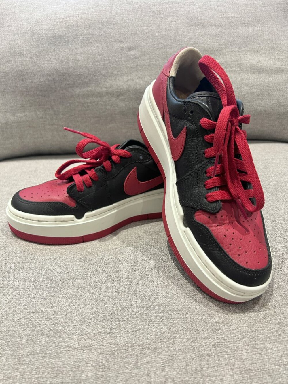 Air Jordan Elevate Low SE – Women’s Size 7 Black and Red “Bred”